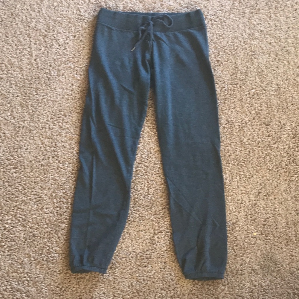 VS Sport sweat capris
